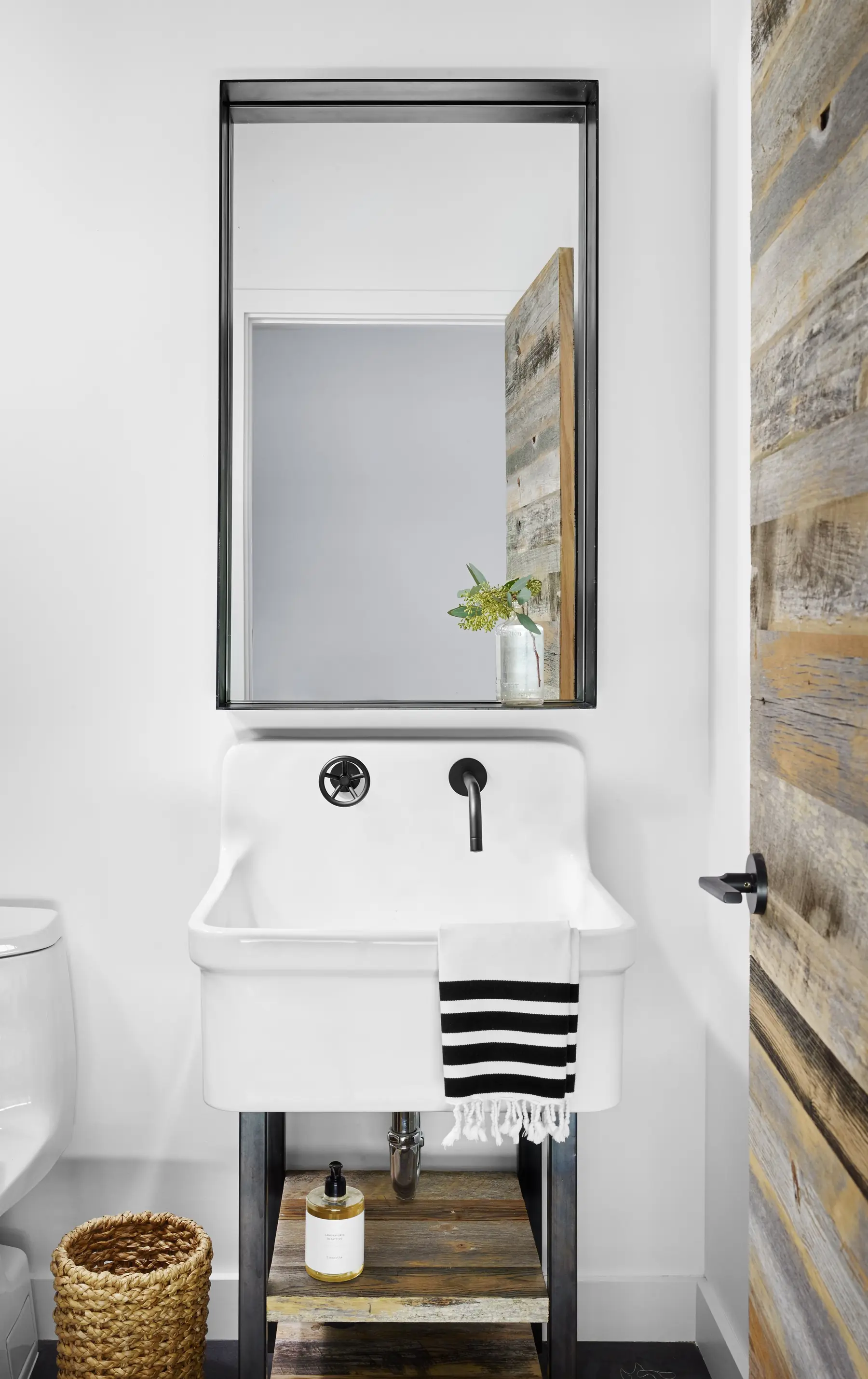 Bath, Modern Texas Prefab by Risinger Build, Austin, TX